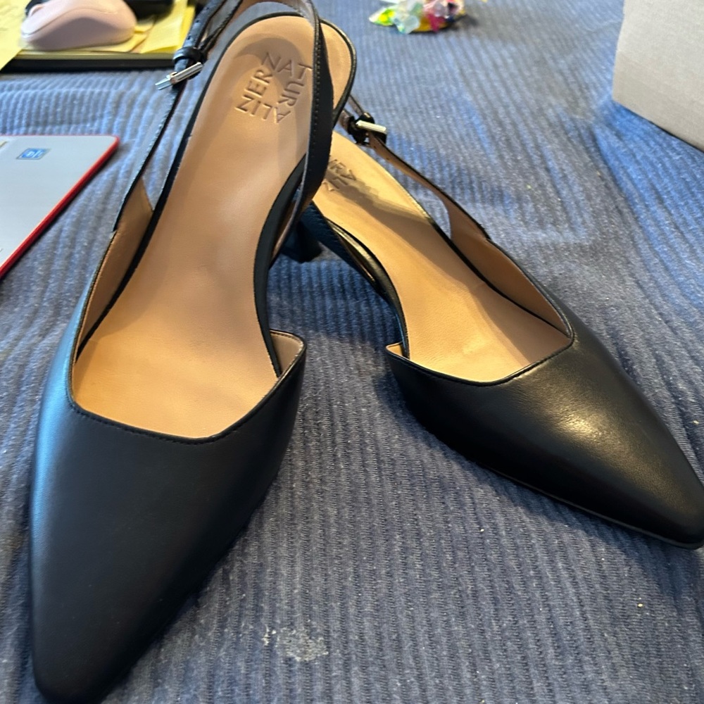 These are new but I threw box out. They are brand new